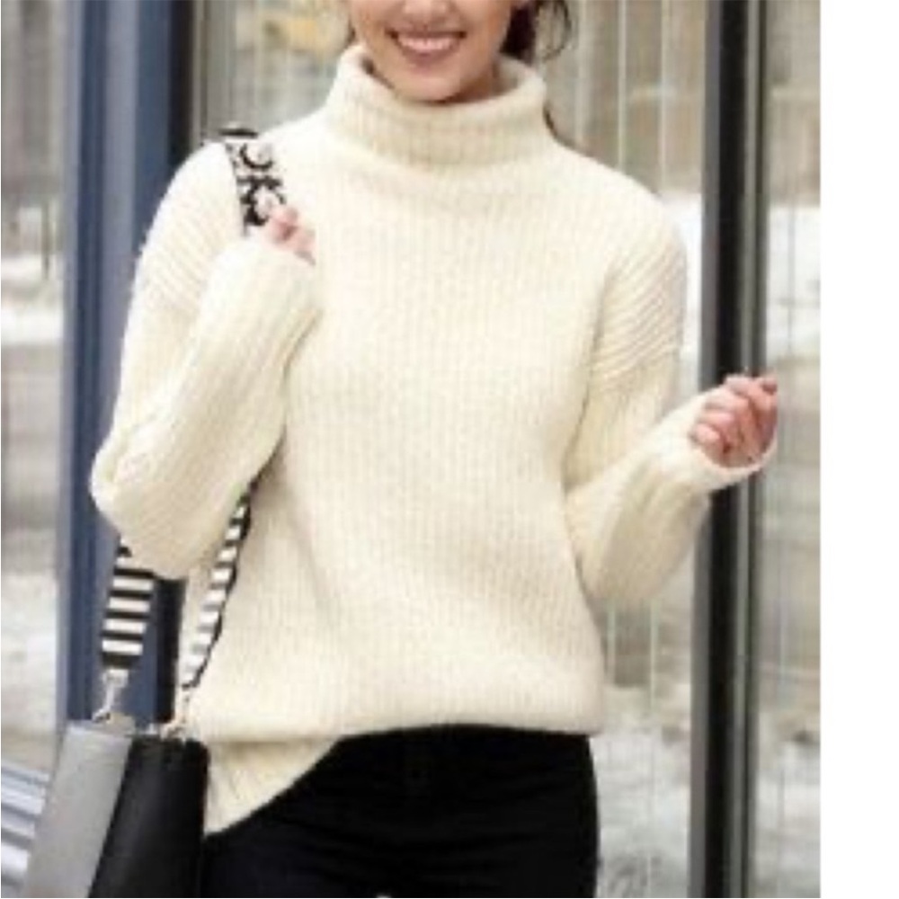 Old Navy Cream Cowl Turtleneck Sweater